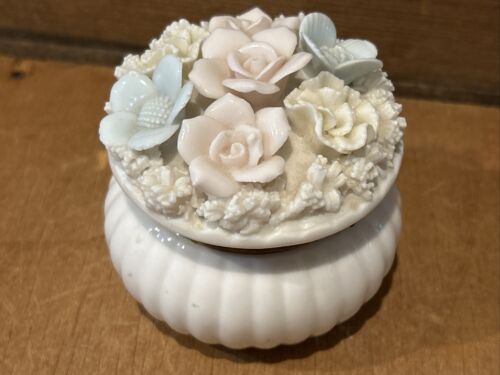 Vintage Lenwile Ardalt Klappdeckel Schmuckschatulle Verithin Pastell Blumen - Bild 8 von 9