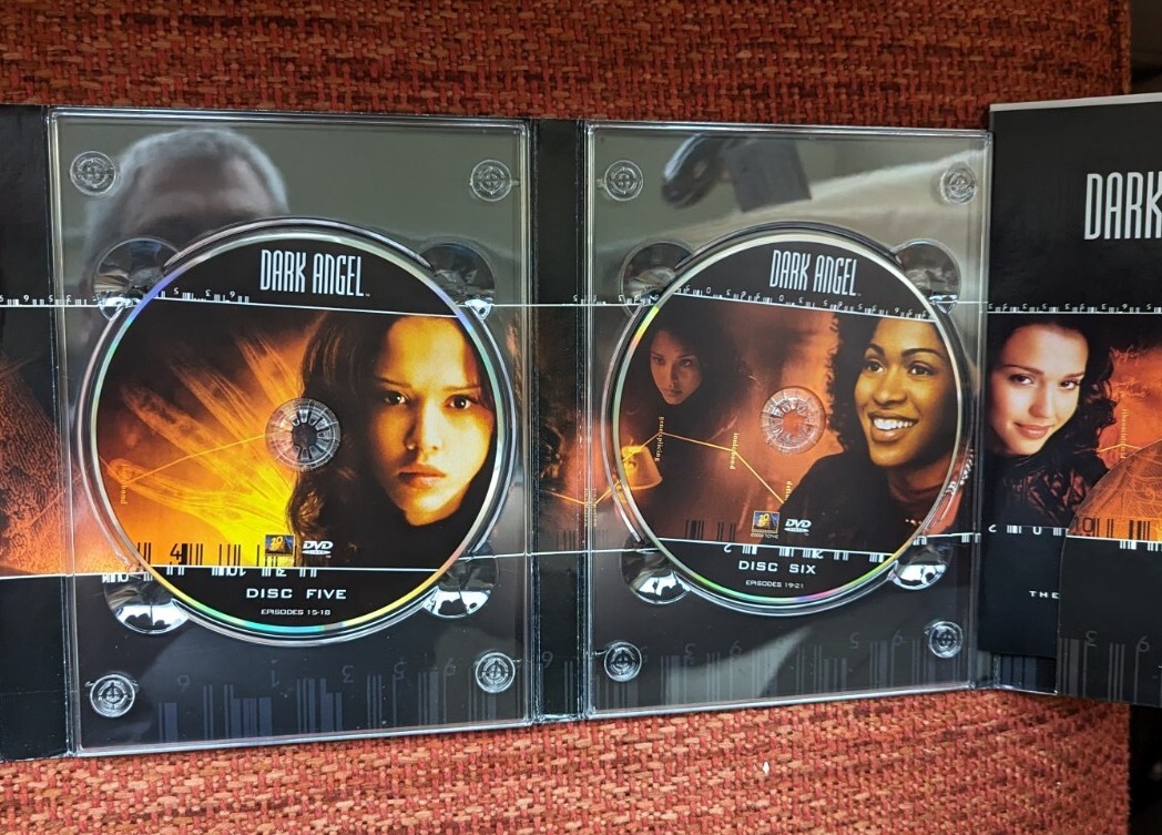 Dark Angel - The Complete First Season (6 Disc Set) Collector's