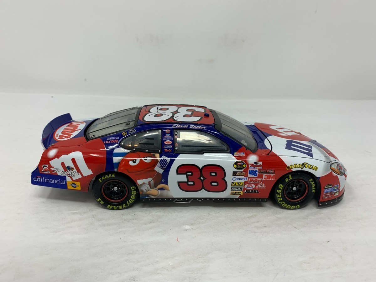Action Nascar #38 Elliott Sadler M&M's 4th of July 2005 Ford