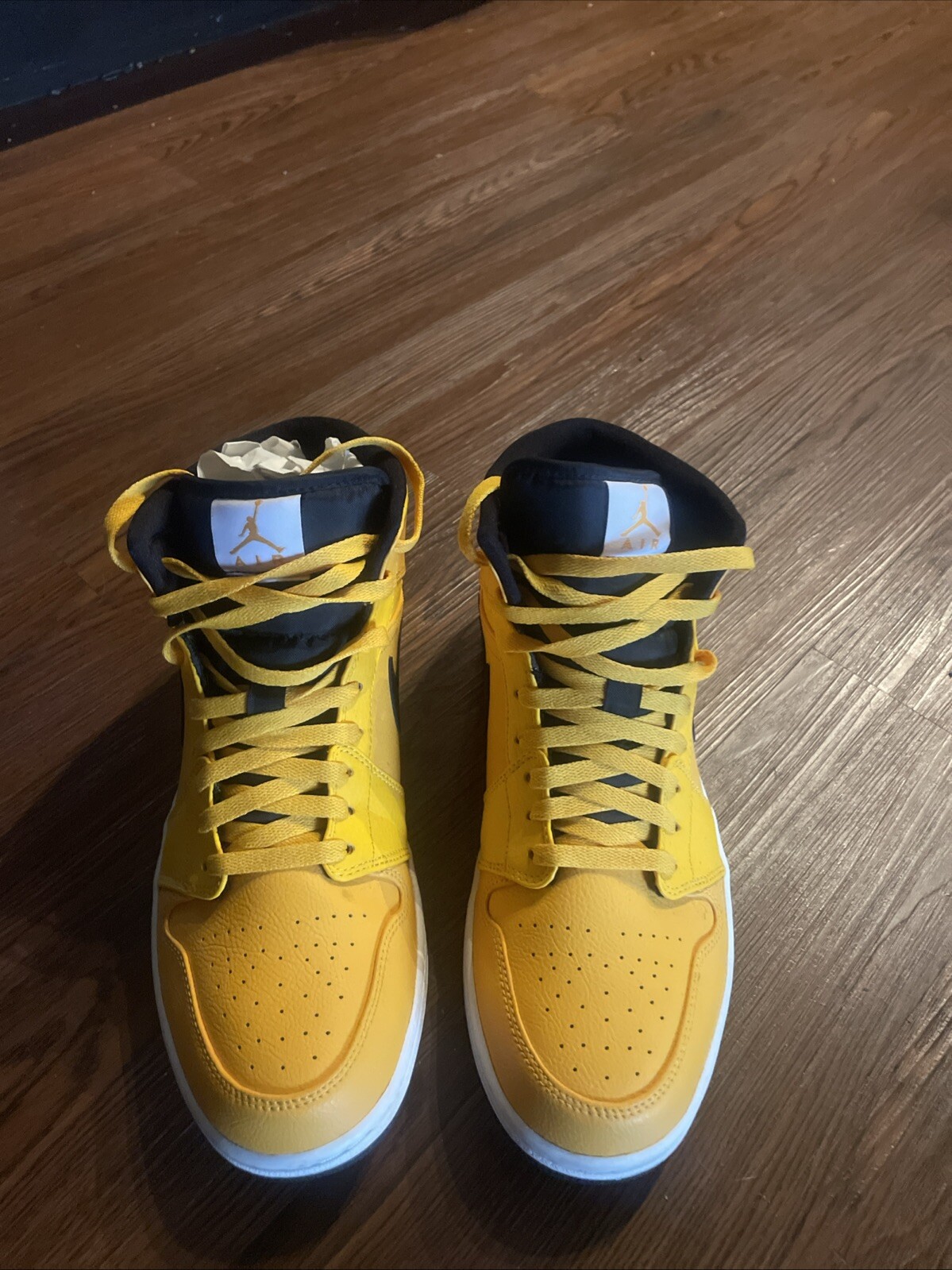 Yellow/Black Jordan 1’s Size 11.5