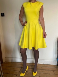 heels with yellow dress