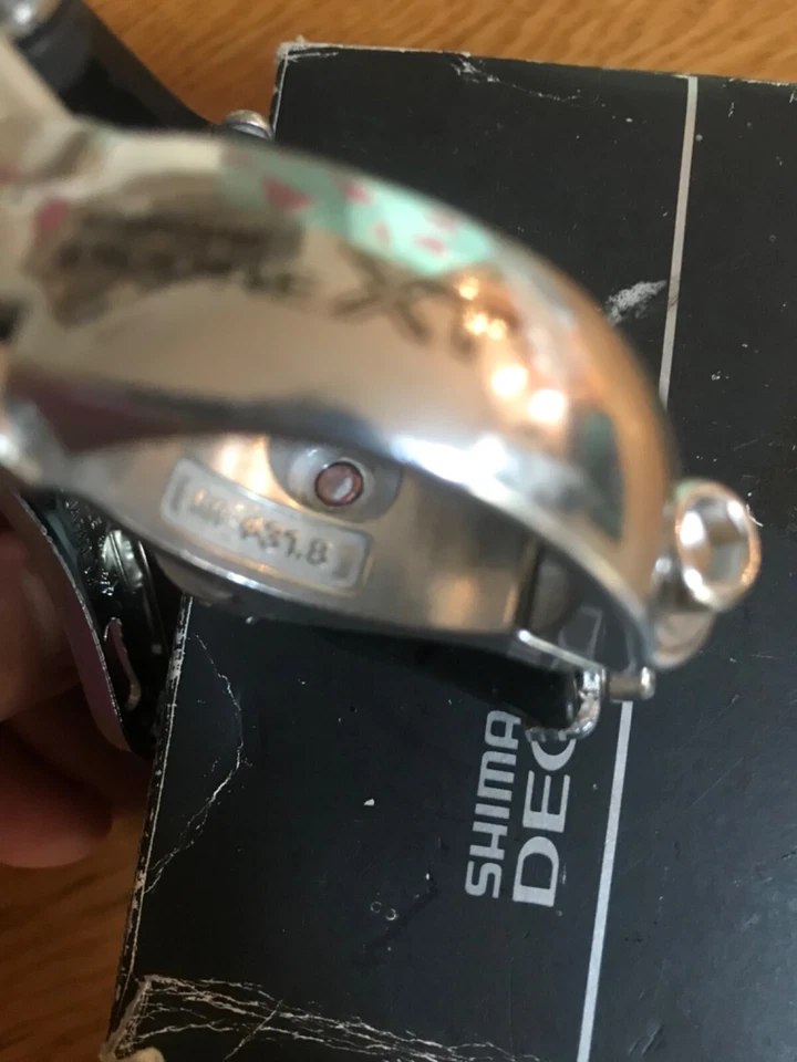 SHIMANO DEORE XT  31.8 FRONT MECH FD-739 TOP PULL TOP SWING NEW ON BOX - Image 3 of 4