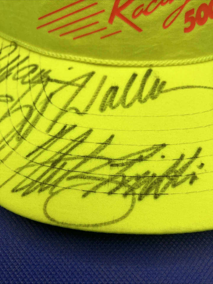 Chapéu NASCAR HOOTERS’ 500 MAC Tools Racing 1992 amarelo neon Snap Back autografado - Imagem 3 de 4
