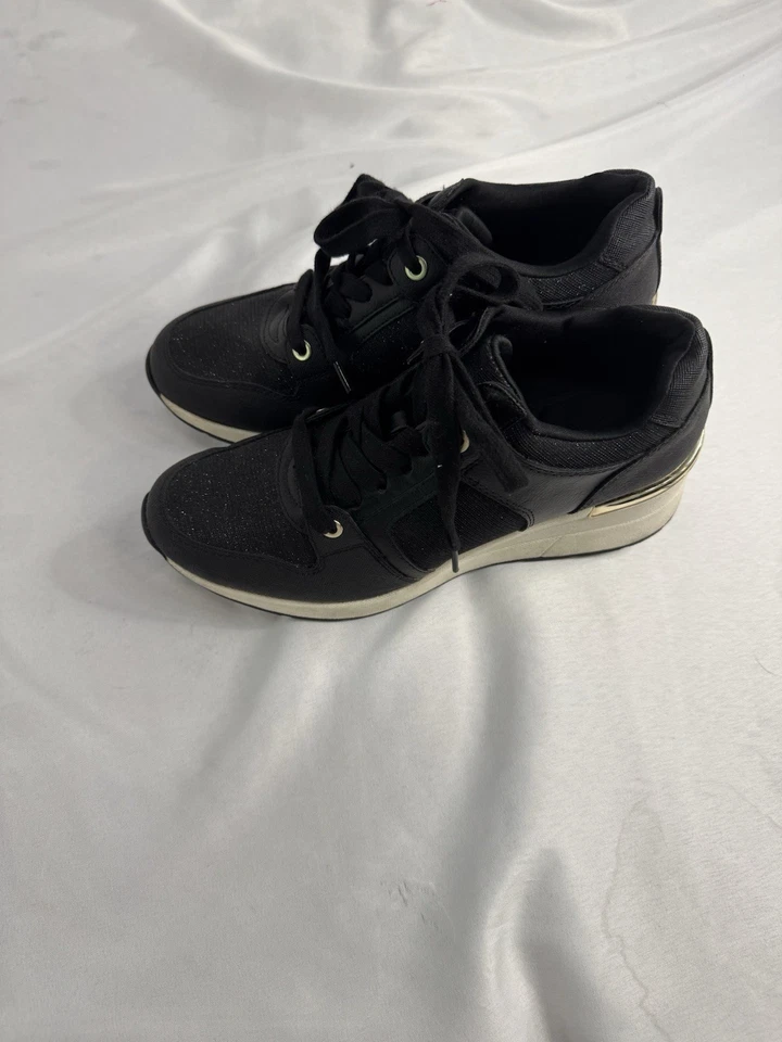 Zapatilla deportiva Aldo para mujer de caña baja negra con cuña moda con cordones Chloe, talla 8M Foto 3 de 4