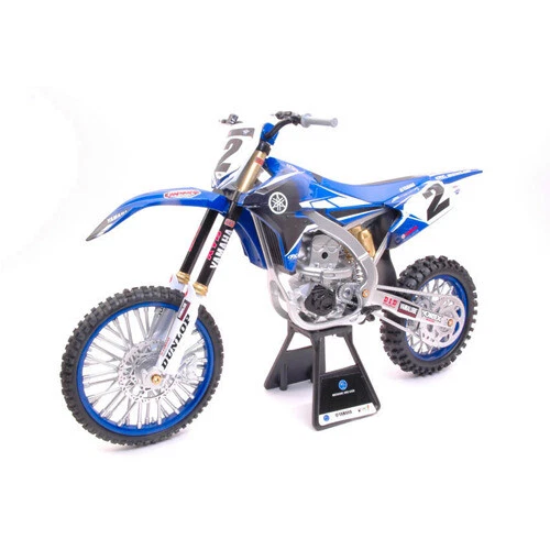 Articoli di modellismo statico scala 1:6 per Yamaha