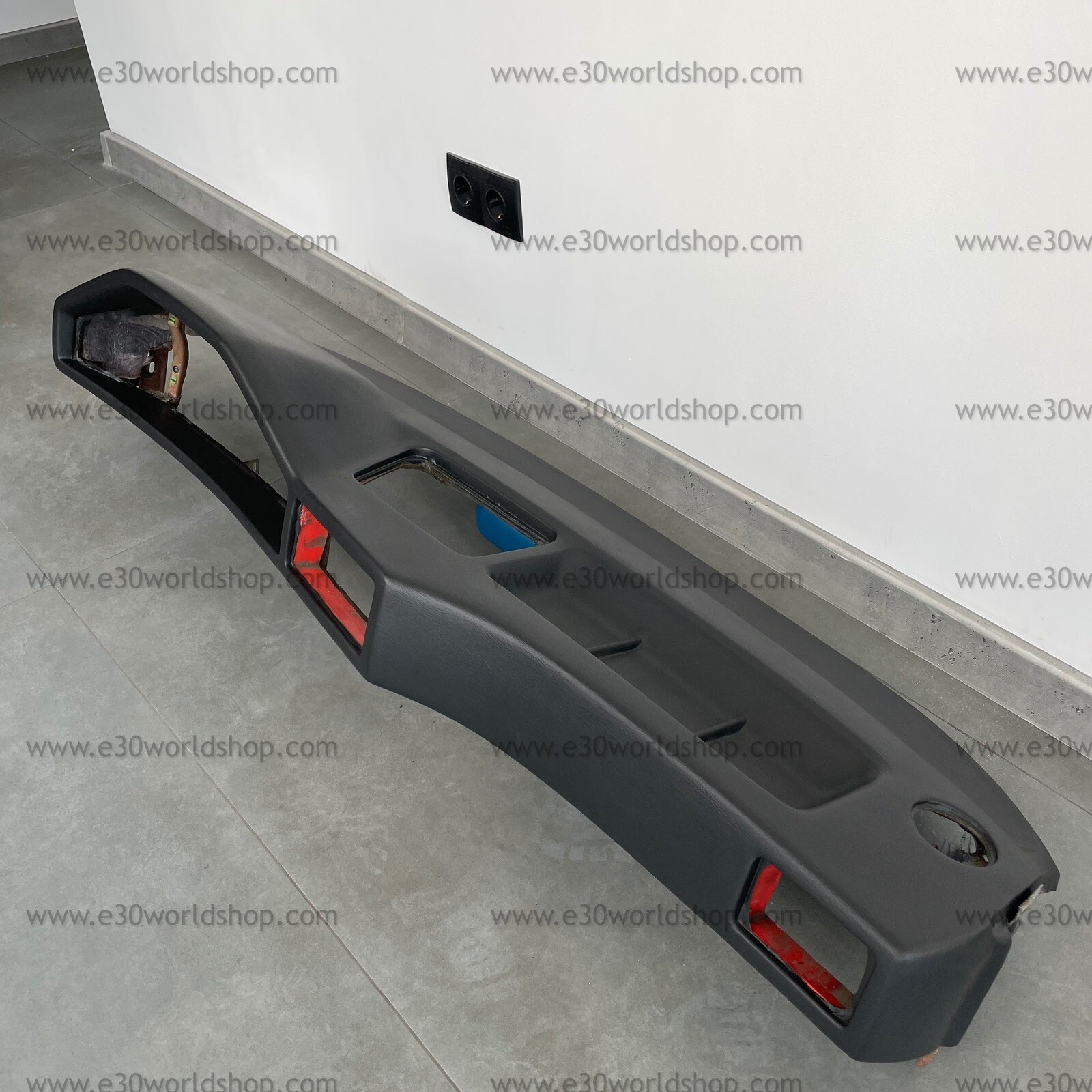 BMW 5 Series E28 Crack OEM Vinyl Dash for sale online | eBay
