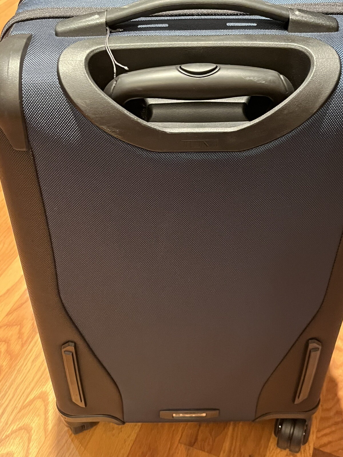 Tumi Merge Front lid International Carry On Luggage Expandadle NAVY