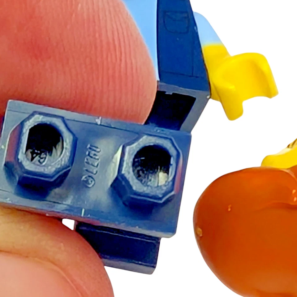 LEGO Simpsons Snake Minifigure sim024 from The Kwik-E Mart Set 71016 - Image 3 of 4