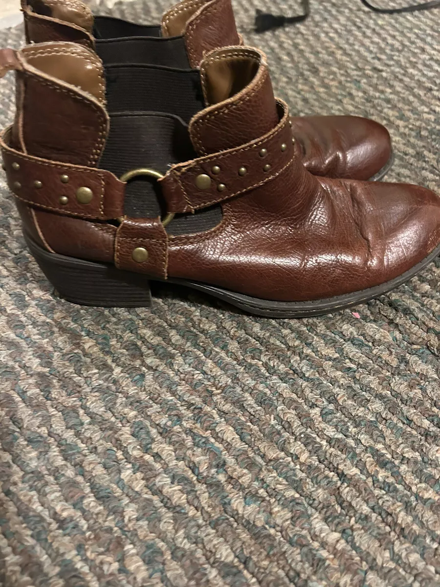 b.o.c Born Concepts Leather Buckle Short Boots Woman s Size 7.5