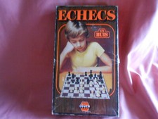Ancien Jeu d'échec en Buis "éduco" dans sa boîte d'origine 1979