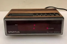 Spartus 1108 Wood Grain Red LED Display Alarm Clock Retro 80s Vintage Hong Kong