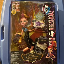 Monster High Gigi Grant Daughter Of The Genie Doll 13 Wishes Retired.  NIB