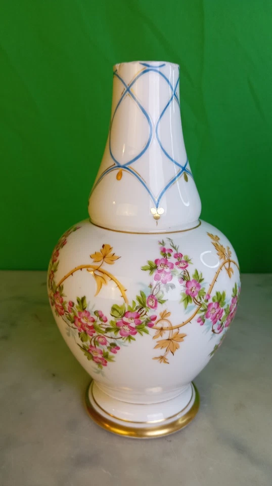 Paire de vases Porcelaine de Paris – style Louis XVI – vers 1900 - Photo 3/4