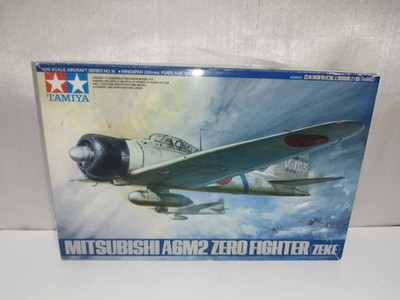 Tamiya 1/48 Zero Fighter Type 21 A6M2 & Kurogane Utility Vehicle Model Kit, Unus