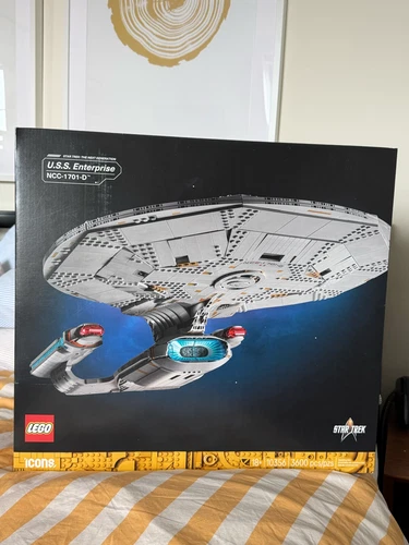 Lego Star Trek U.S.S. Enterprise 10356 Complete Lego Set 3600pc New & Sealed