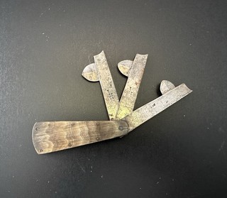 Antigua herramienta de cuchillo para dejar sangre pulga jamón y mosto de duno