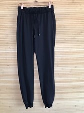 Lululemon On The Fly Jogger Pants Black Size 2 Drawstring Logo LW5cpjs