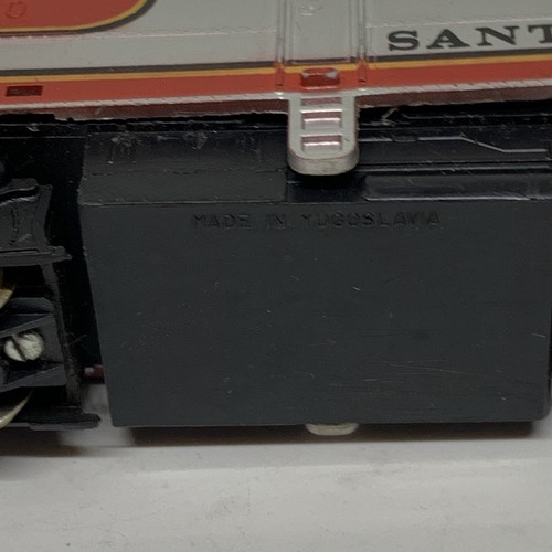 Locomotora Power Santa Fe modelo HO de colección hecha en Yugoslavia sin probar - Imagen 7 de 7