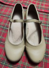 BLOCH GIRLS Size 1 1/2 M Tap Dance Shoes Tan Pre Owned Stylish Great Price Comfy