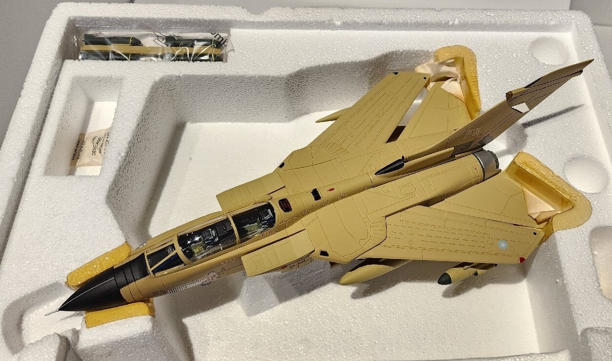 CDC社製 1/48 アーマーコレクション TORNADE トルネード 模型 Armour Collection 1:48 Scale Tornado GR- MK1 U.K. Royal Air