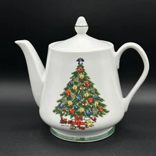 Mount Clemons Pottery Christmas Tree Tea Pot White With Gold Trim Made In Japan
