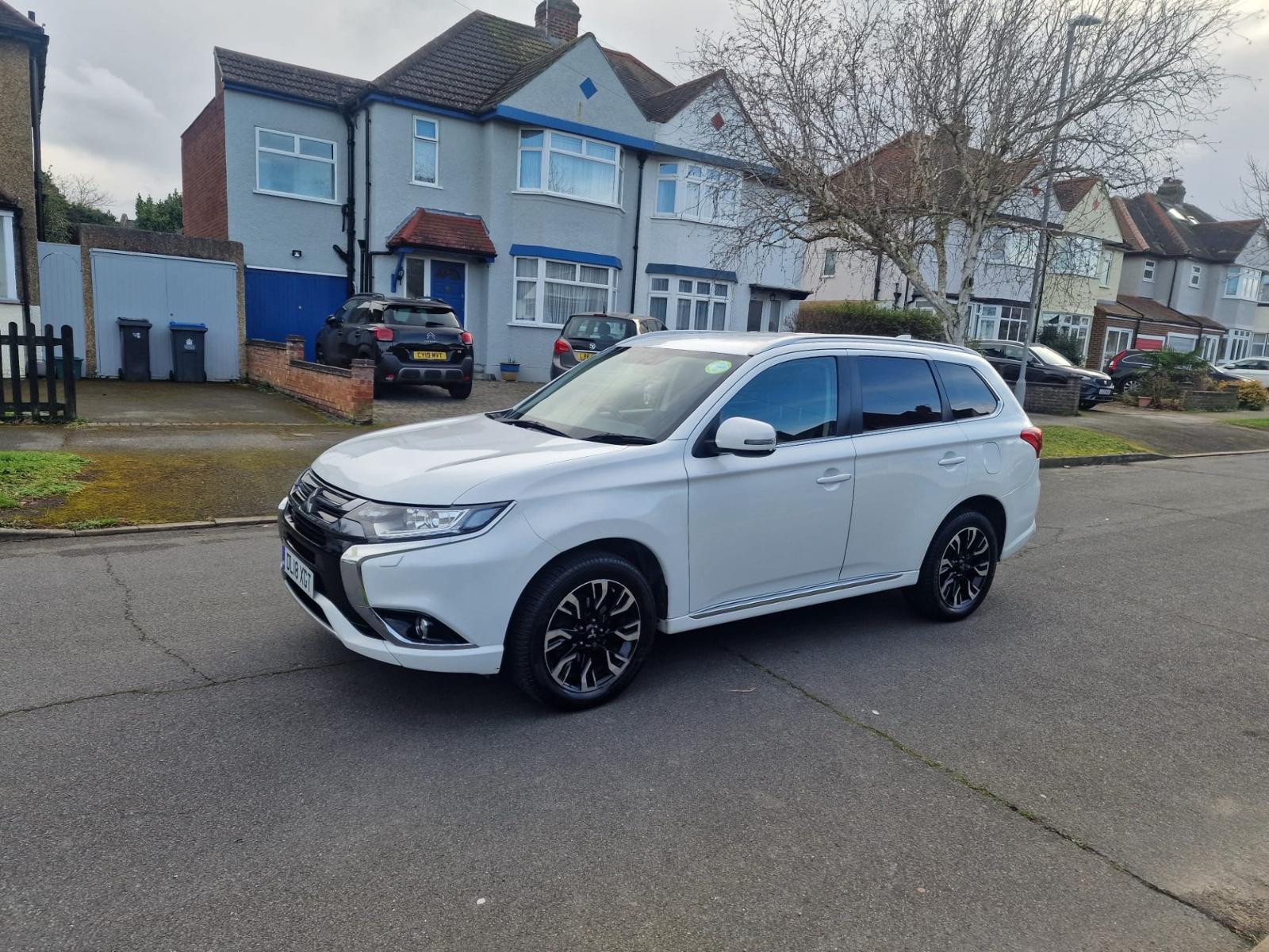 MITSUBISHI OUTLANDER PHEV PLUG IN HYBRID UBER PCO READY NEW BADGE FSH