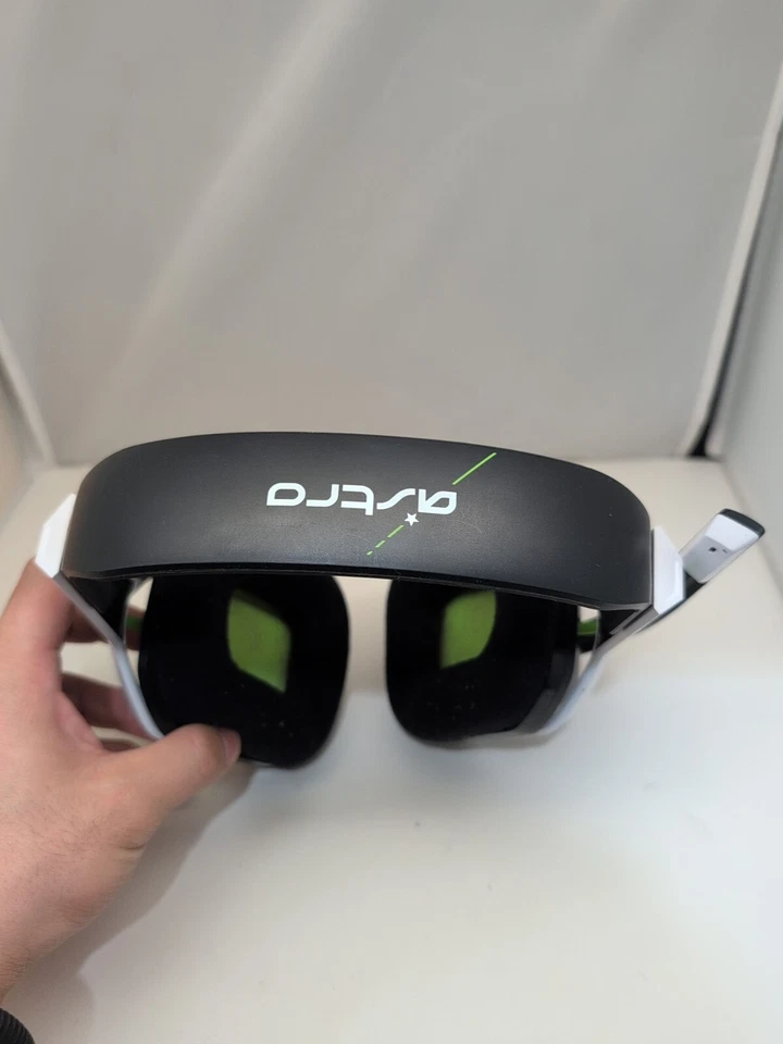 Astro A20 GEN 2 Wireless Gaming Headset - Green/White Headset Only Not Tested - Image 4 of 4