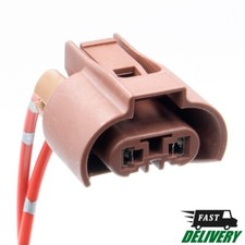 Low beam headlights connector Toyota Corolla. 2001-2002. 8111002110