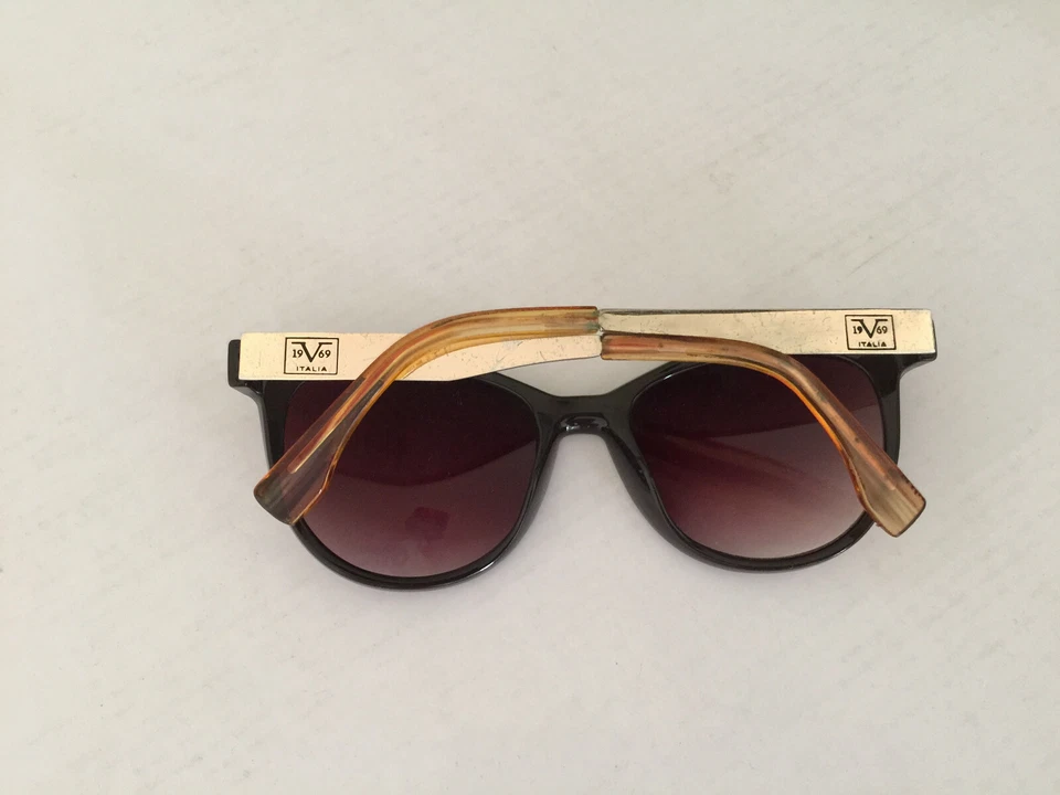 Gafas de sol Versace Capri V1969 ITALIA para mujer marco negro lentes degradadas de vino raras Foto 4 de 4