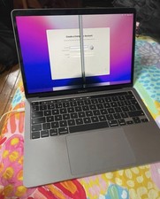 MacBook Pro 2020 13-inch 8GB Laptop 256GB Touchbar Space Grey