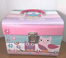 Children cute little box reading be Owlsome with cute Owls and birds with Dishes