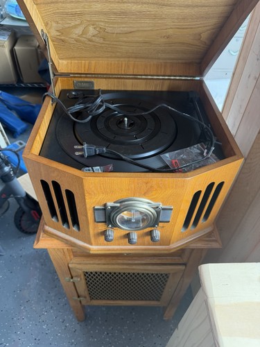 Vinil Disc Player And radio Stations Vintage