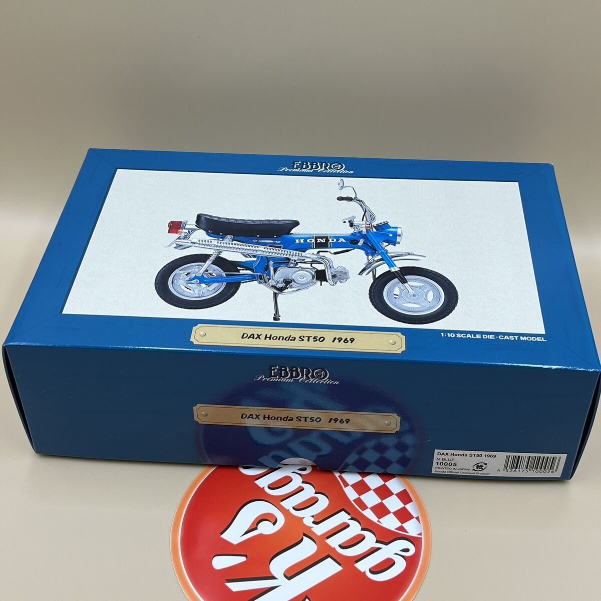 EBBRO 1/10 Honda Dax ST50 metallic blue 1969 Japan Diecast EBBRO 1/10 Honda Dax ST50 metallic blue 1969 Japan Diecast