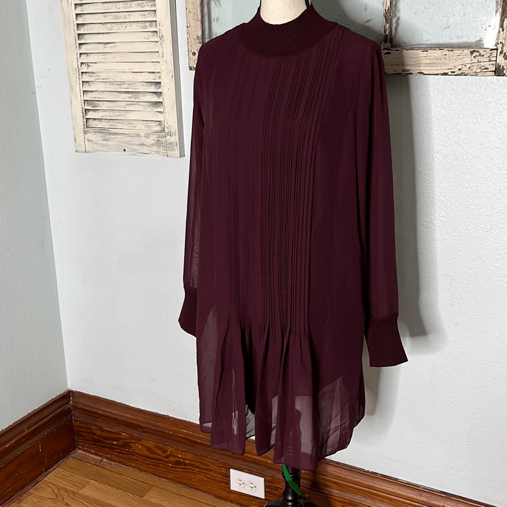 Club Monaco Currant Pintuck Rib Dress in Size 12