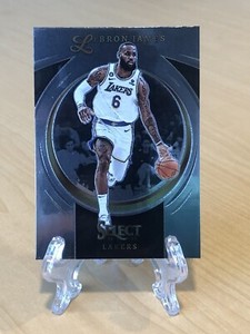 2022-23 Select Basketball LeBron James Silver Base Select Certified #18 - Lakers
