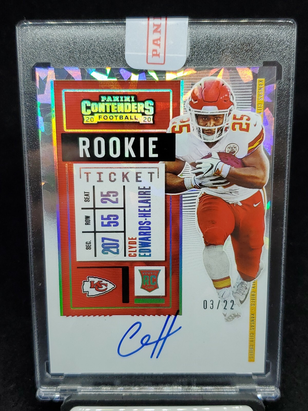 2020 Contenders Clyde Edwards-Helaire Cracked Ice Rookie On Card Auto 3/22