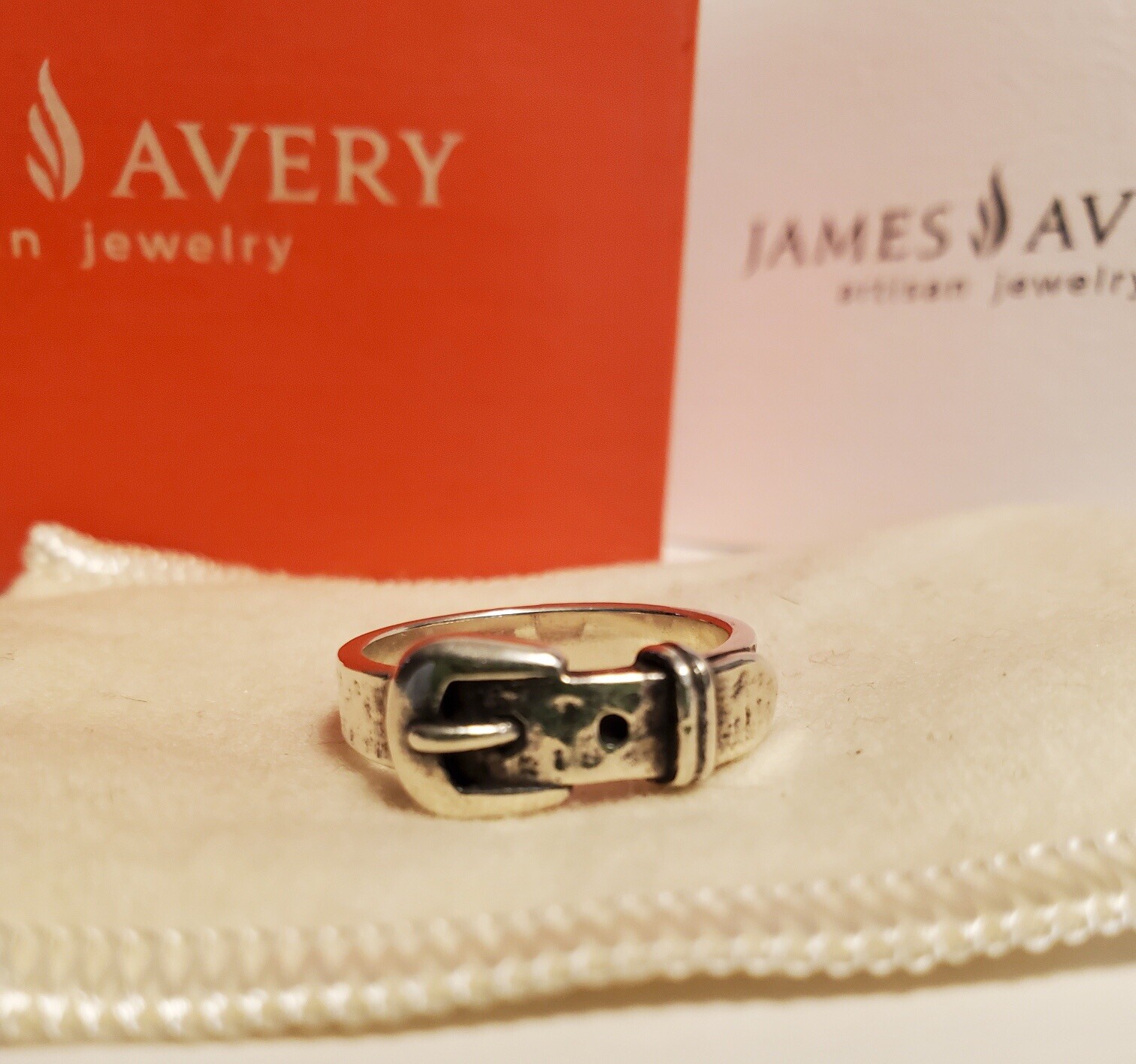 James Avery Retired Buckle Ring Gem