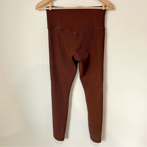 Athleta Elation Ribbed Leggings in Brown Size Medium Comfort Fit