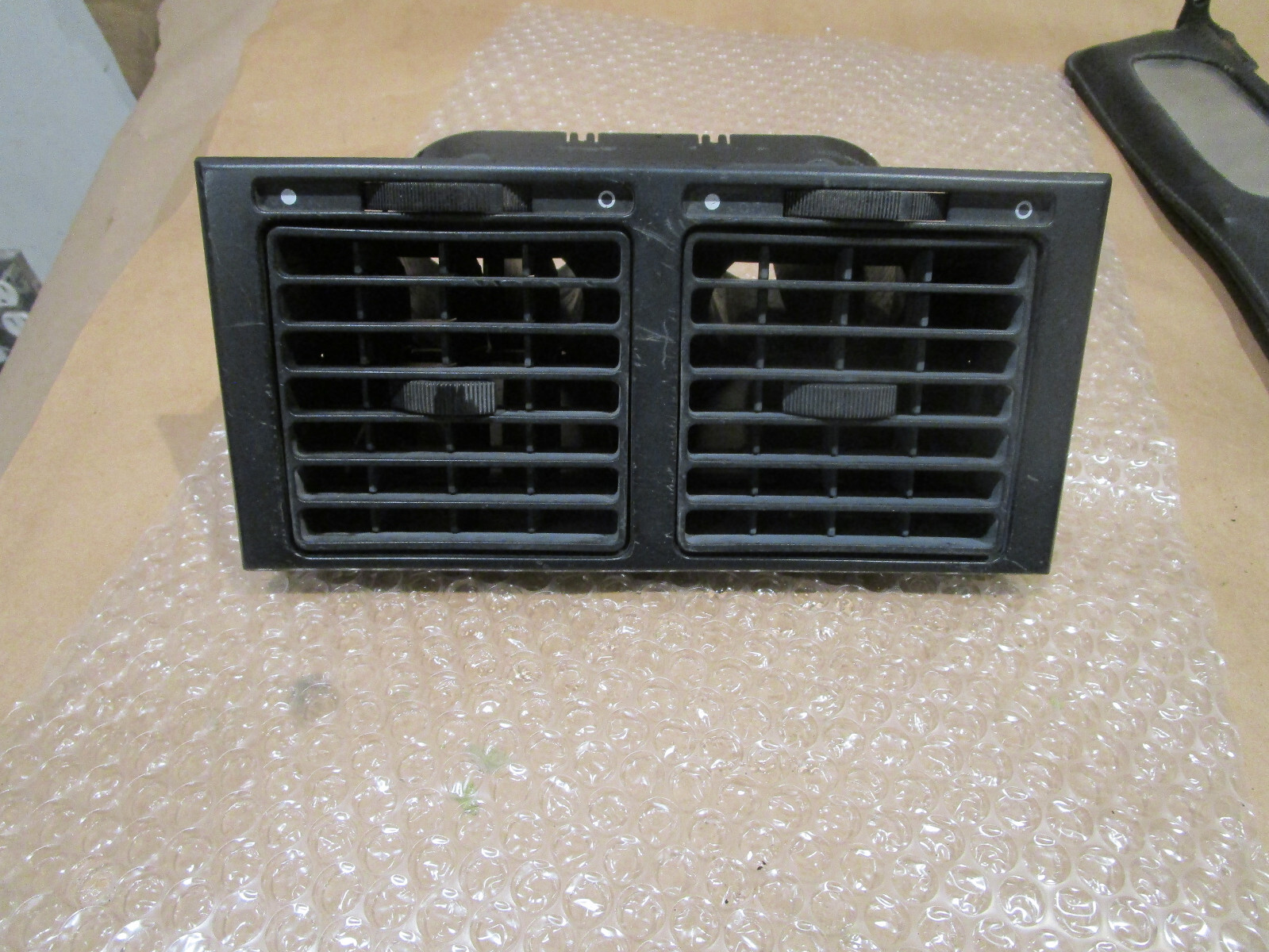 Ferrari 348,355 - Central Air Vent/Diffuser P/N 64320000