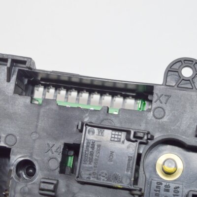 BMW X3 G01 xDrive 20i Fuse Box Unit 8736251 2.0 Petrol 135kw 2019