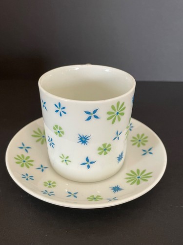 2 Sets, Demitasse Cups and Saucers, MCM, Green/Blue/White, Flower Pattern - Picture 5 of 16