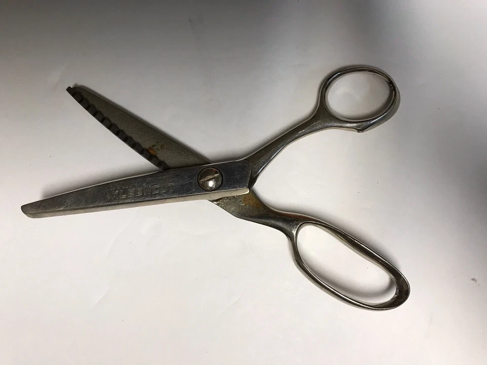 “Vintage Pinking Shears Kleencut Deluxe Scissors USA 1950's - 60's - Image 3 of 4