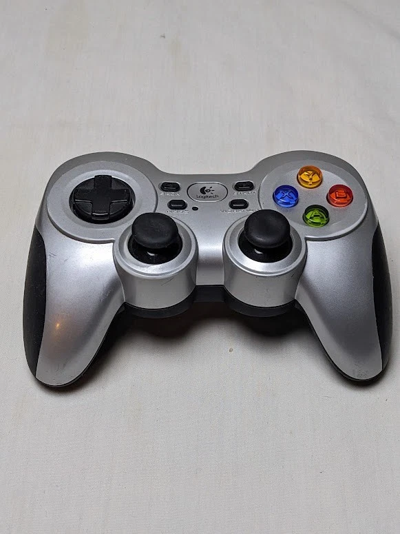 Lot of 3 PC USB Game Controllers – Logitech F710 Wireless + 2 Wired Controllers - Image 4 of 4