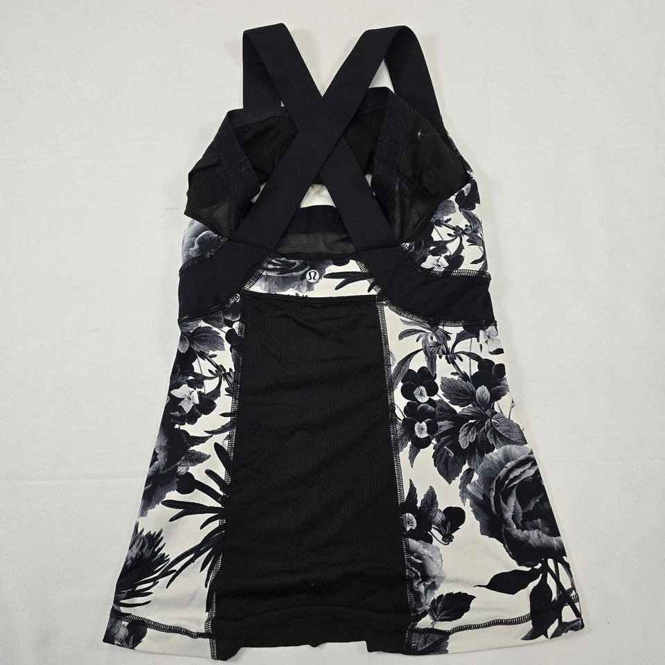 Regata Feminina Lululemon Cool Racerback Brisk Bloom Preto Branco Floral Tamanho 4 - Imagem 2 de 4