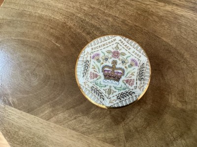 Buckingham Palace 2003 The Royal Collection English Fine Bone China Trinket Box