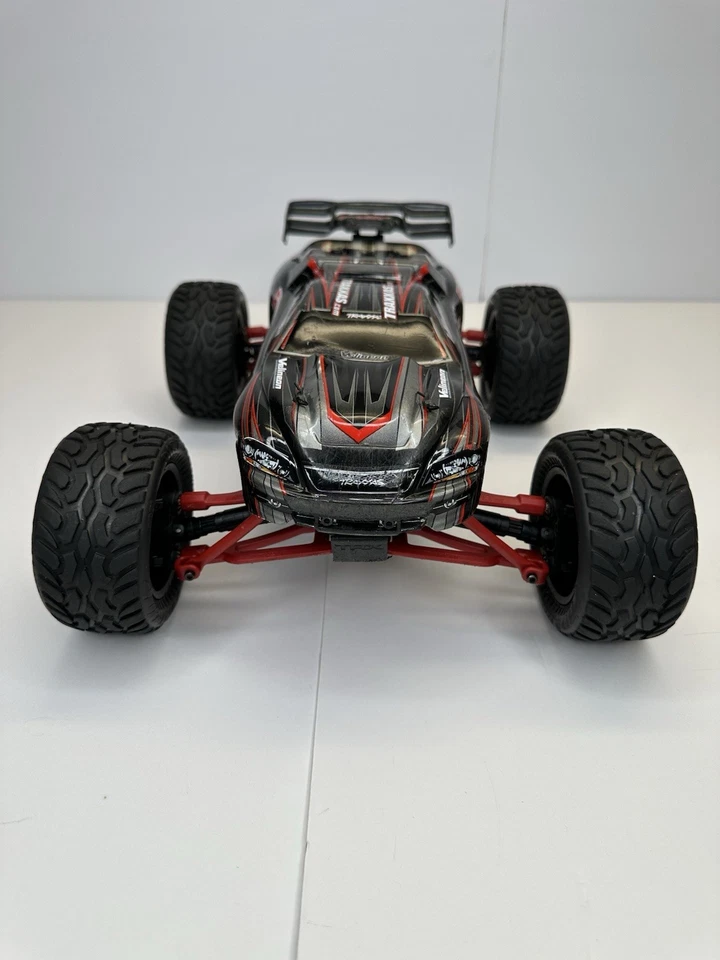 Traxxas E-Revo VXL Brushless 1/16 4WD ARTR Monster Truck - Black/Red Repair - Image 4 of 4