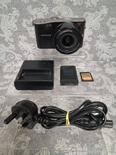 [N. MINT] Samsung NX100 14.6MP Mirrorless Camera 20-50mm Lens/Charger/32GB Card