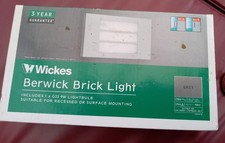 Wickes Exterior Brick Light & Case With G23 9W Lightbulb Grey - New