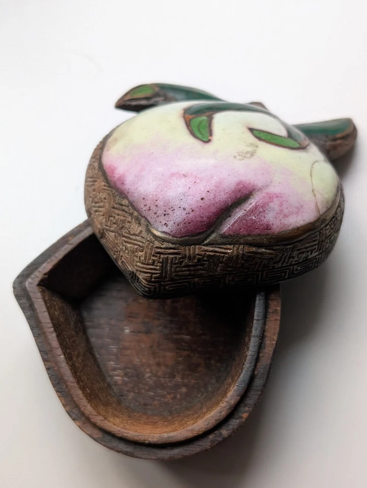 Antigua caja de regalo china tallada de madera blanco y rosa melocotón, dinastía Ming Foto 2 de 4