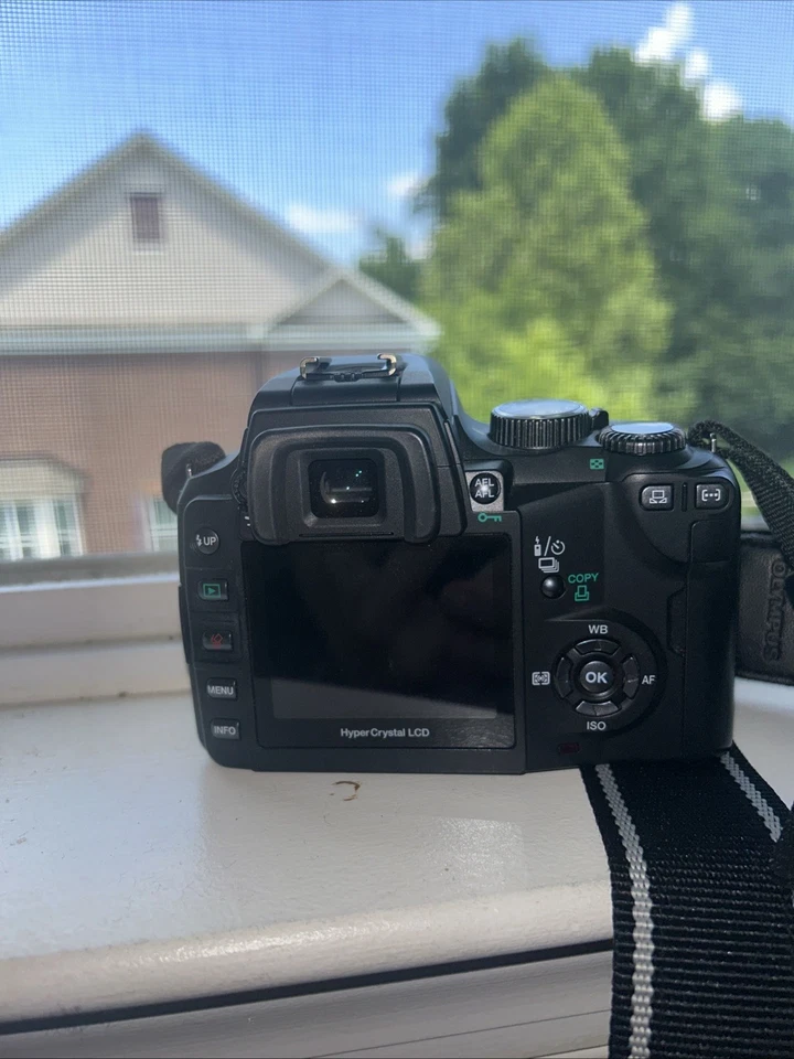 Cámara digital Olympus EVOLT E-500 8,0 MP SLR - negra (Kit con 14-45 mm y... Foto 4 de 4